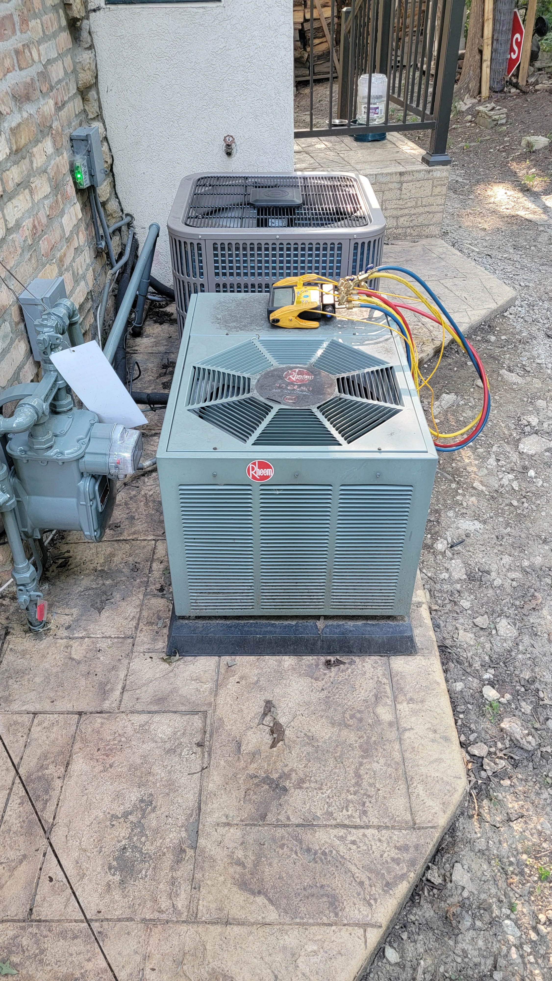 Freshly cleaned AC coil restoring heat transfer efficiency after air conditioning maintenance